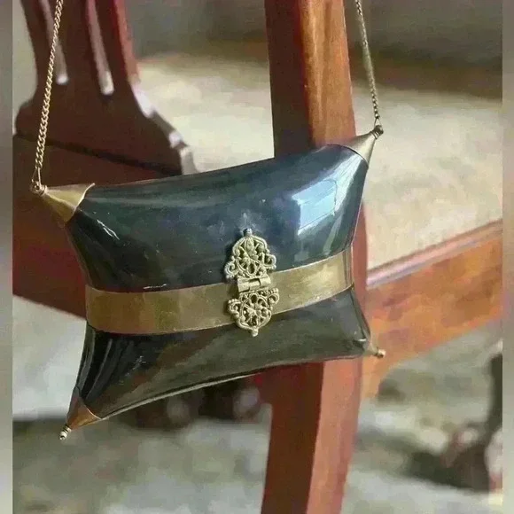 Vintage clutch gold and black purple velvet interior. Rare. Chain handle 18” - Picture 8 of 14